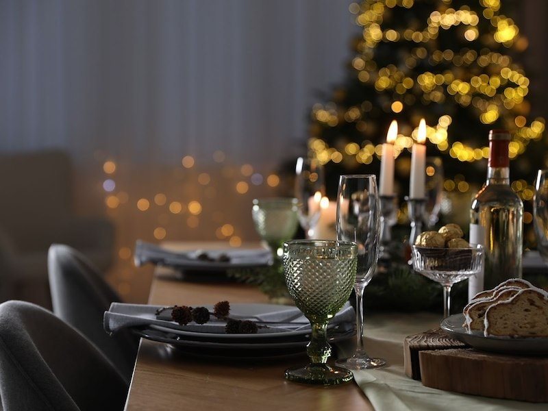 A table with plates and glasses